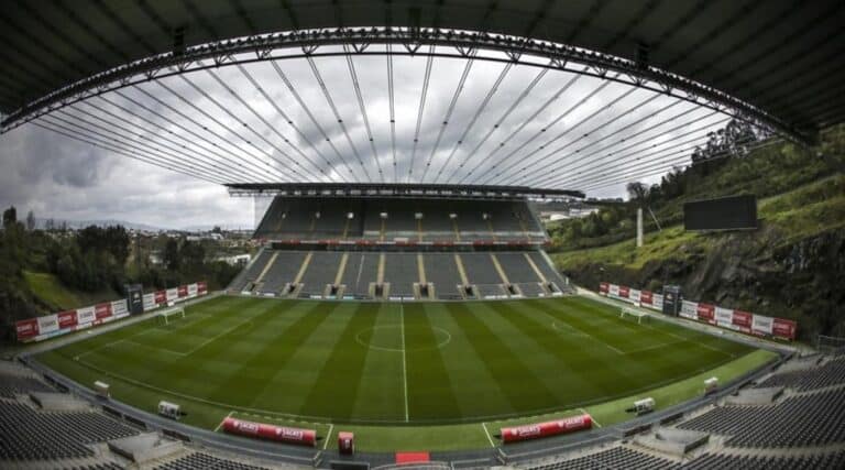 Estádio Municipal de Braga e Estádio D. Afonso Henriques aprovados pela DGS