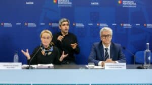 Governo está a “tratar dos concursos” para as vacinas da gripe