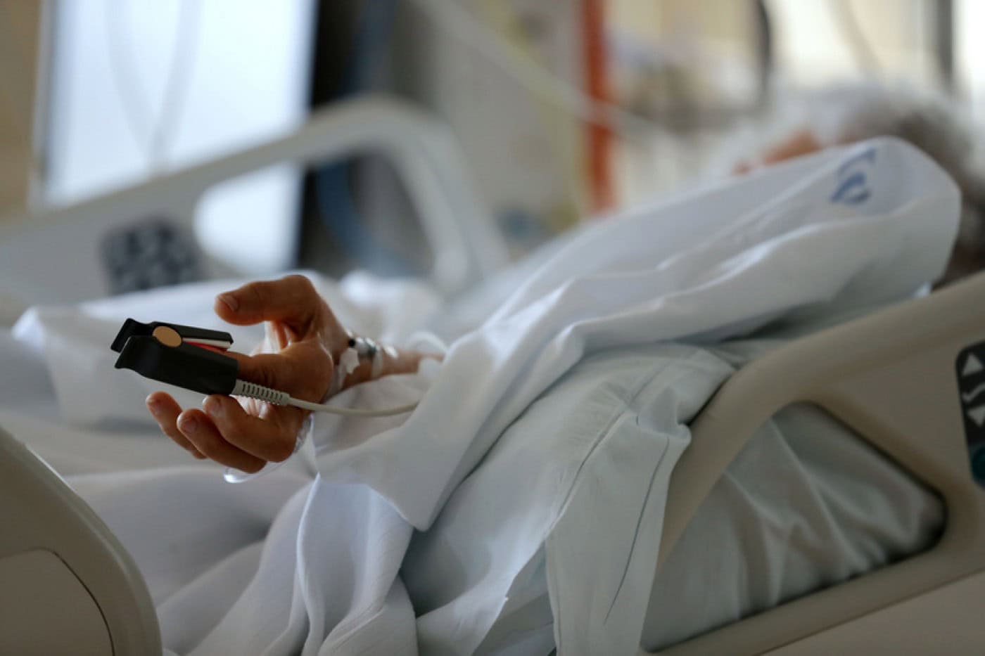 Mais de 1.500 pessoas continuam internadas apesar de terem alta