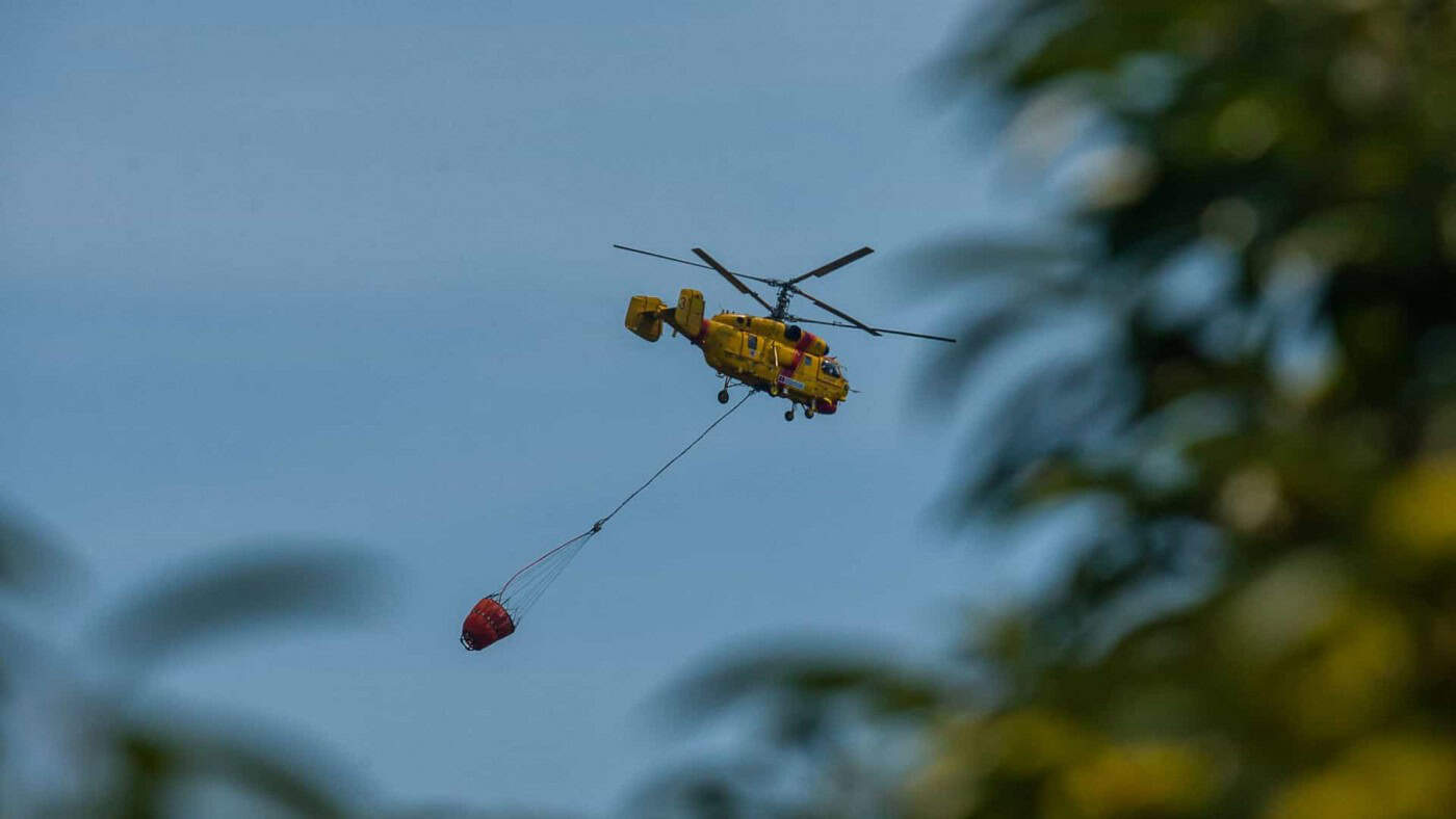 Aviões para combate aos incêndios estão disponíveis "nos próximos dias"