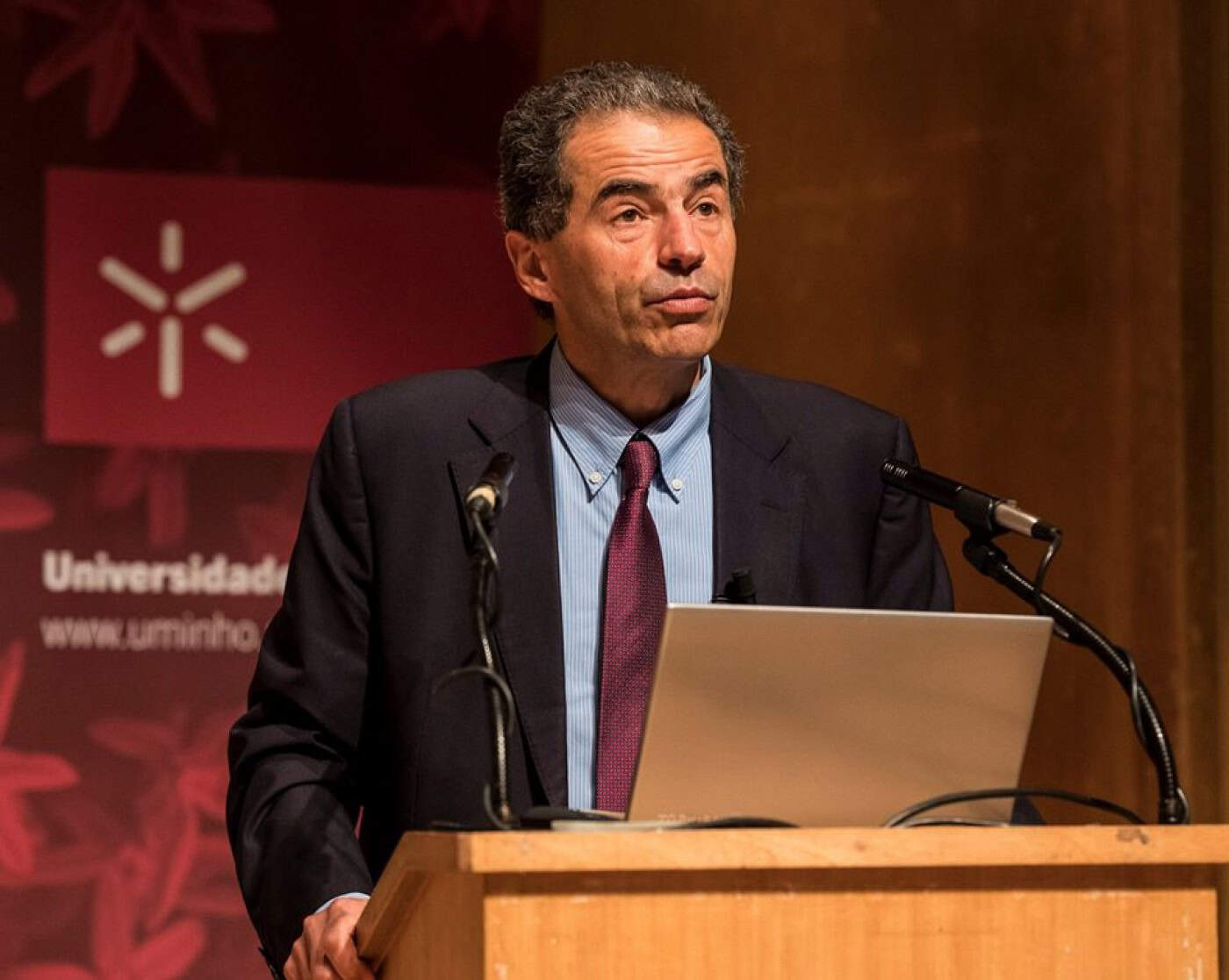 "Universidades não se podem isolar e devem chamar empregadores"