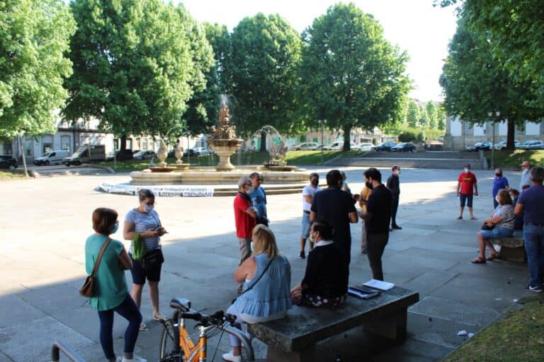 “Se distância mínima entre bancas é de 2 metros, então fechem todas as feiras”