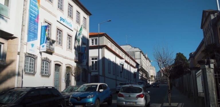 Profitecla dá a conhecer oferta de cursos através de sessão online