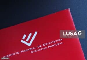 INE revê em alta queda do PIB do primeiro trimestre para 2,3%