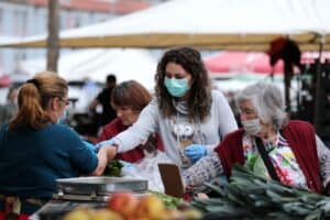 Feira semanal de Famalicão reabre totalmente hoje