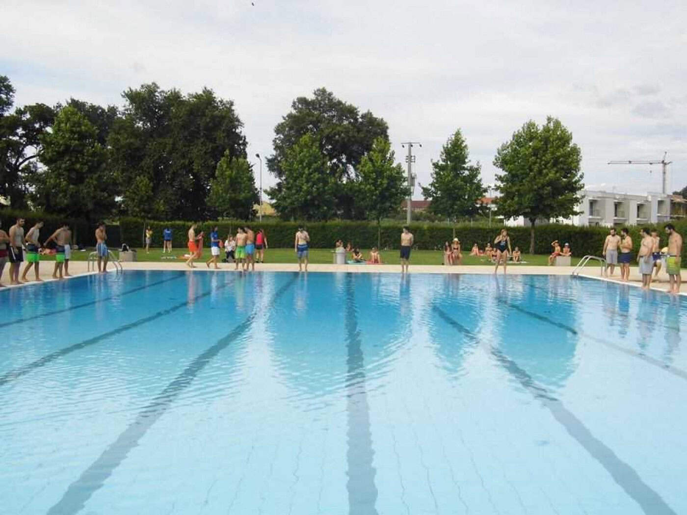 Piscinas de Merelim S. Pedro e Frossos vão continuar fechadas