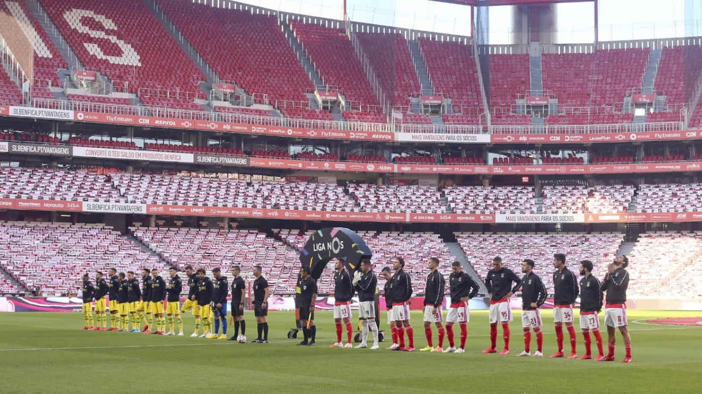 Benfica repudia apedrejamento. Weigl e Zivkovic no hospital