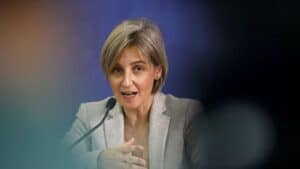 Ministra da Saúde apoia protesto contra o racismo, mas pede civismo