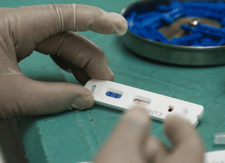 Lote de testes serológicos rápidos vai ser recolhido após “falsos negativos”