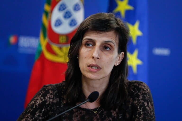 Reforço de 504 M€ na Saúde vai permitir contratar mais profissionais até Dezembro