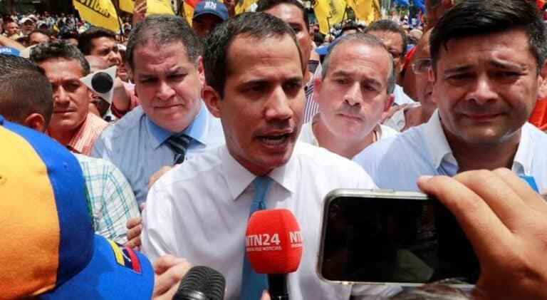Guaidó diz que venezuelanos estão quase a terminar com ditadura no país