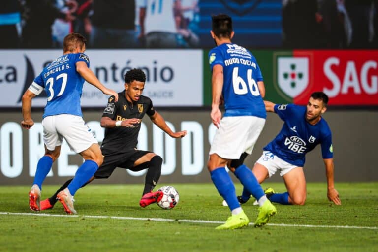 Vitória SC e Belenenses empatam a uma bola