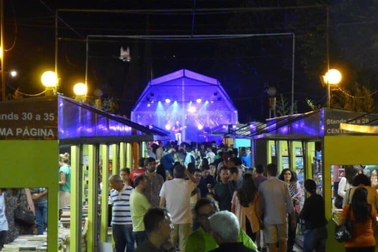 Livreiros e alfarrabistas de Braga isentos de taxas na Feira do Livro (digital)