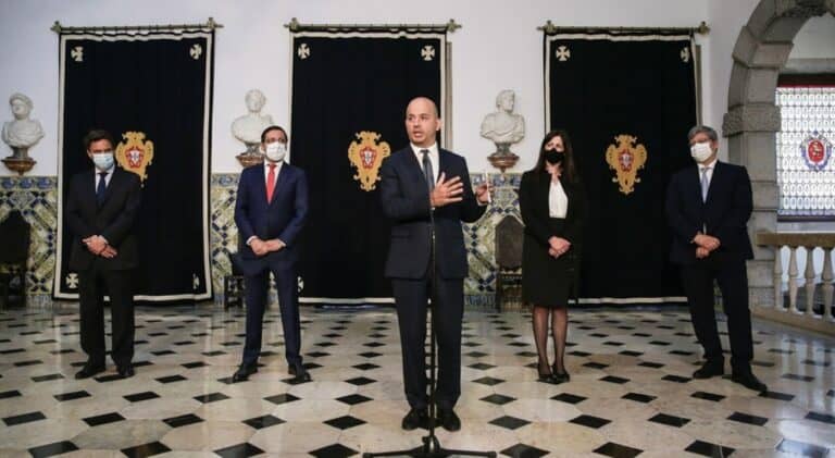 João Leão assume como prioridades estabilizar economia e proteger rendimentos