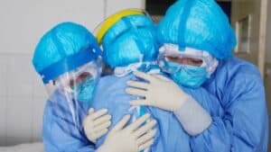 Mais de 433 mil mortos e quase oito milhões de infectados em todo mundo&nbsp;