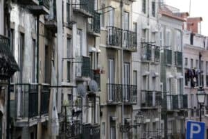 Venda de casas recupera 23% no primeiro mês de desconfinamento