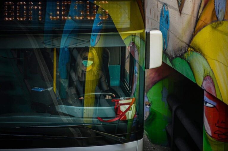 Número de passageiros transportados pelos TUB cai quase para metade