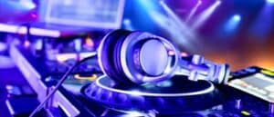 Empresários manifestam-se pela reabertura de bares e discotecas