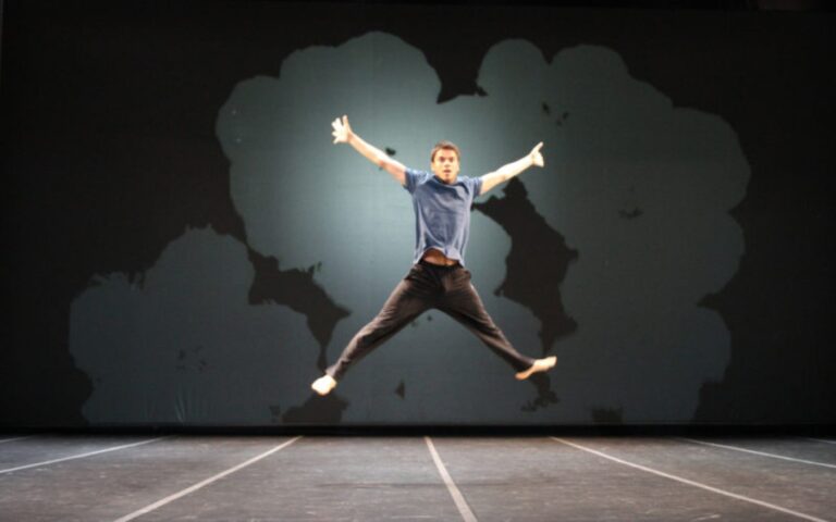 CMB lança bolsas de estudo para aulas de dança e música