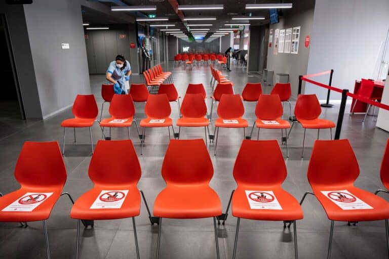 Mais uma morte e 417 novos casos de Covid-19 em Portugal