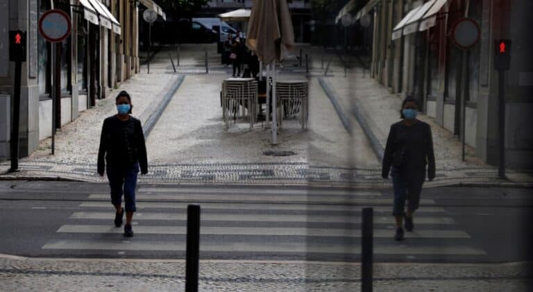 Covid-19. Mais três mortes e 375 novos casos