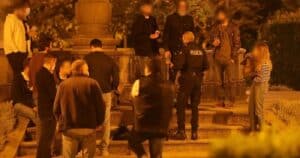 Especialistas preocupados com aumento de sintomas graves de Covid-19 nos jovens