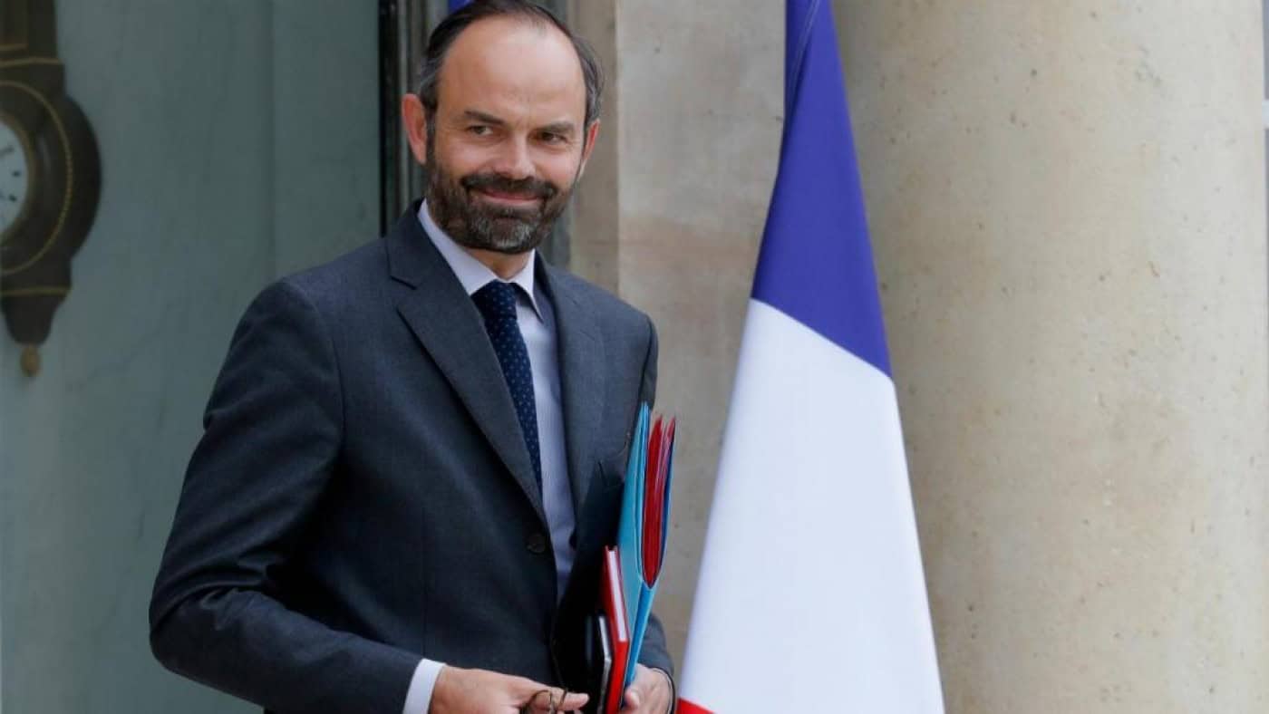 Primeiro-ministro francês apresenta demissão