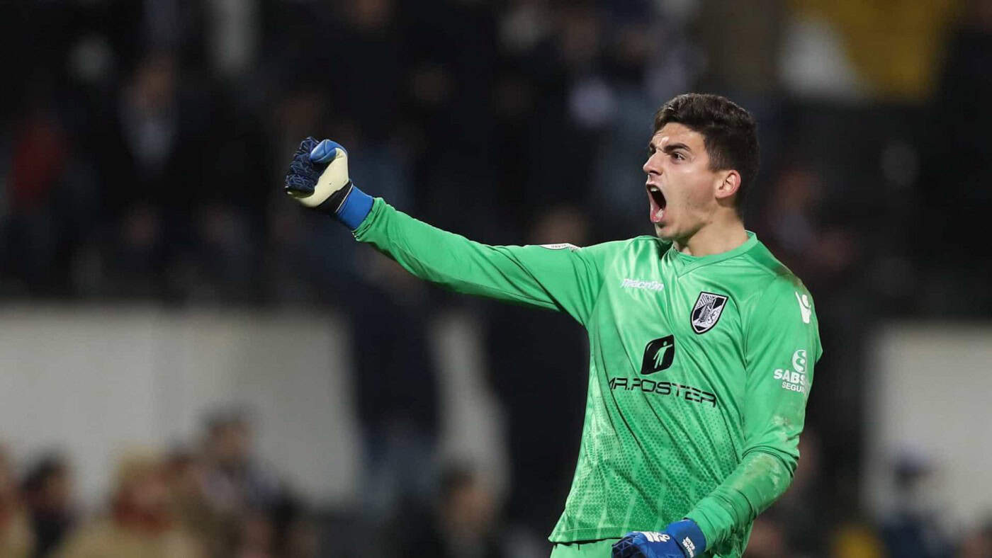 Miguel Silva deixa o Vitória SC para rumar ao Chipre