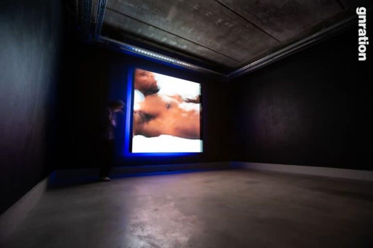 No gnration, Diogo Tudela explora voz e corpo através do erotismo