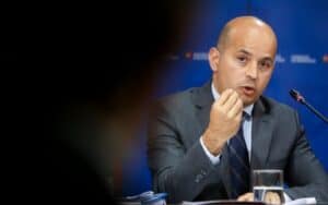 João Leão revê previsão do défice de 2020 para 7%