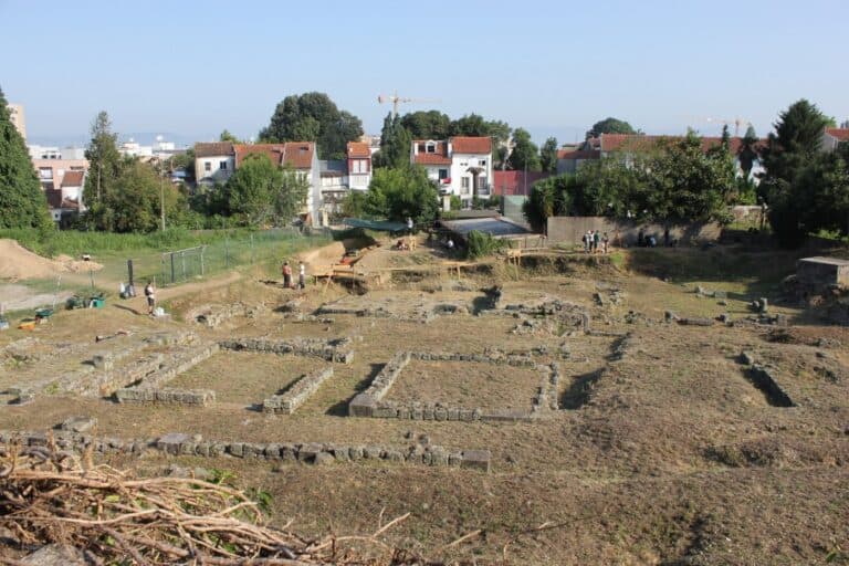 Ministro do Ensino Superior visita hoje Ínsula das Carvalheiras