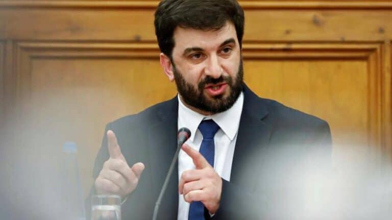 Governo vai pagar e distribuir máscaras pelas escolas no regresso às aulas&nbsp;