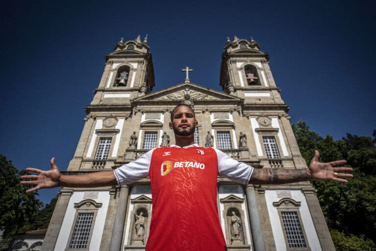 SC Braga oficializa contratação de Guilherme Schettine