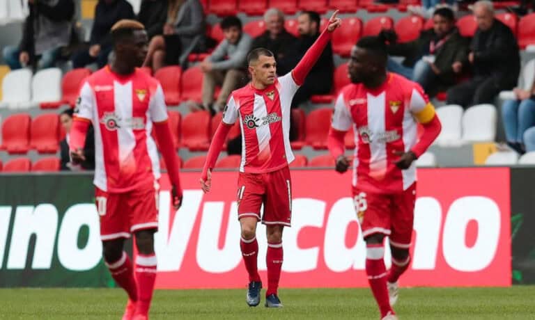 Aves falha recurso para se manter nas provas profissionais&nbsp;