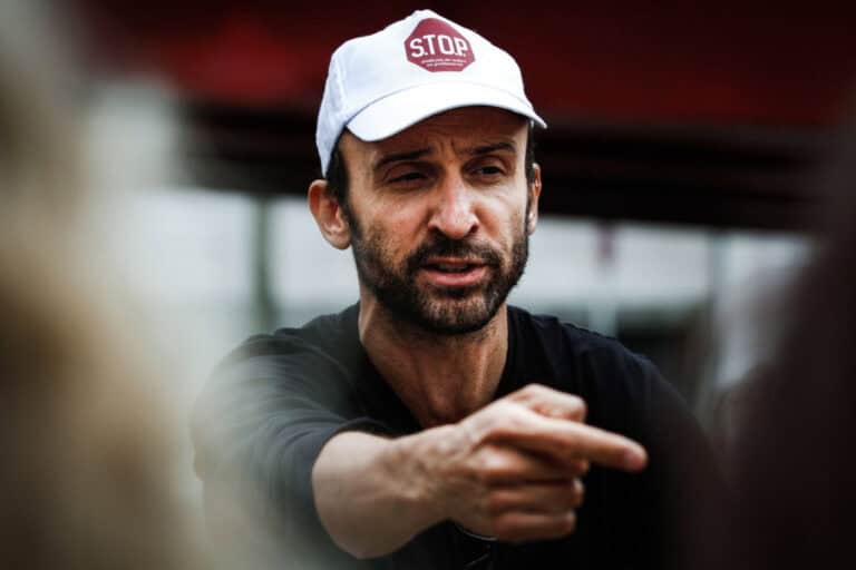 Apenas 1 metro de distanciamento nas escolas. STOP exige evidências científicas