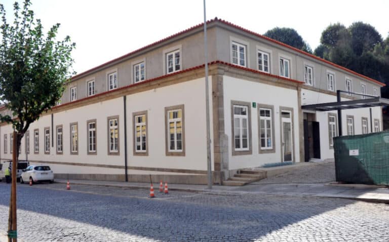 Governo vê pousadas e hostels como alternativa à falta de alojamento estudantil