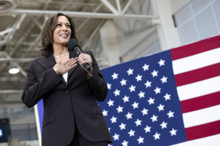 EUA: Joe Biden escolhe senadora Kamala Harris para vice-presidente