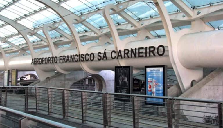 Motim de migrantes no aeroporto do Porto provoca estragos avultados