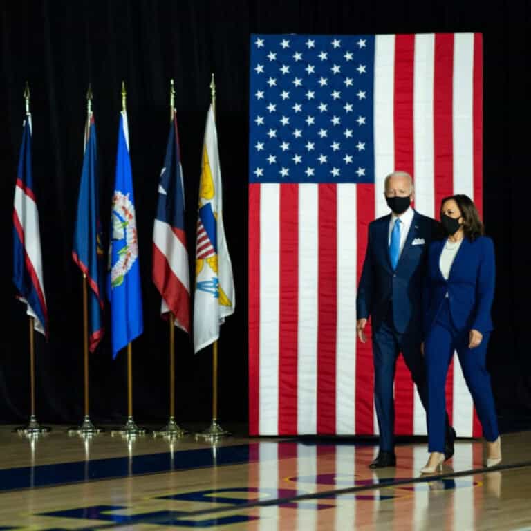 Joe Biden nomeado oficialmente candidato contra Donald Trump