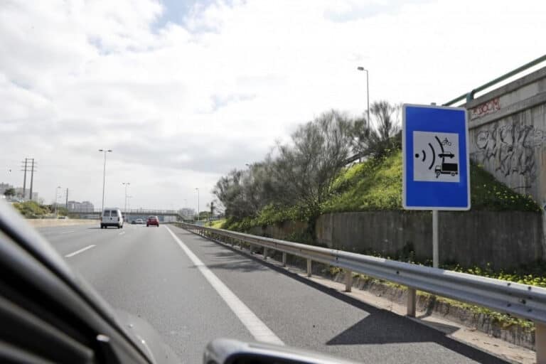 Portugal compra radares que controlam a velocidade média na estrada&nbsp;