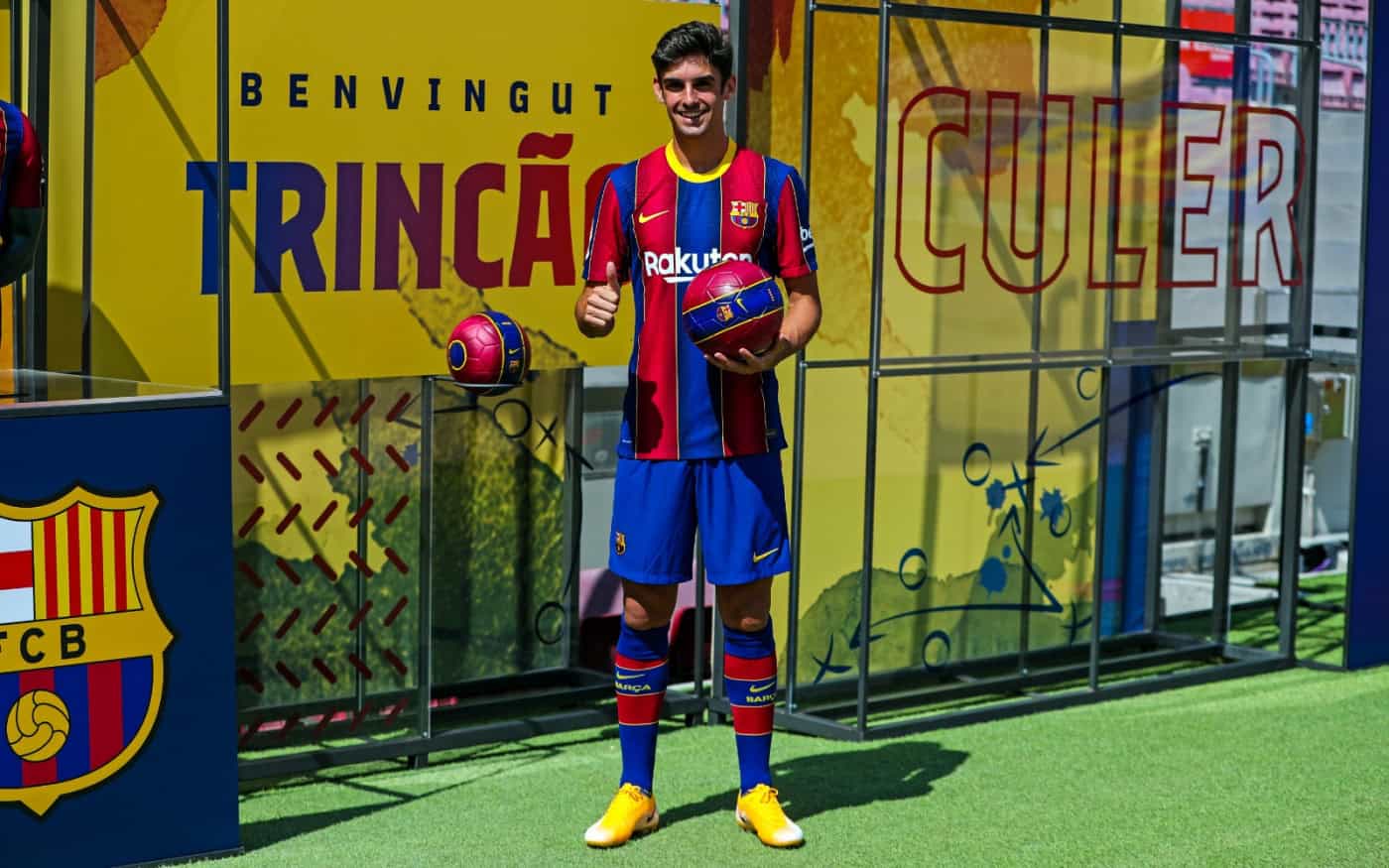 Trincão apresentado no Barcelona promete "muitos golos e assistências"
