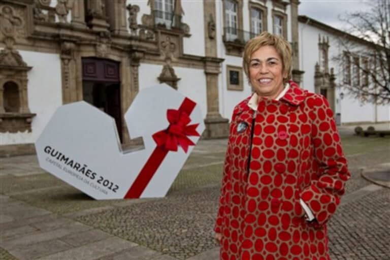 Faleceu Francisca Abreu, vereadora da Cultura na Guimarães CEC 2012