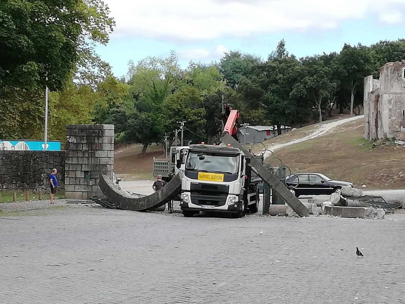 CMB esclarece: Pórtico da entrada do 1º de Maio será reposto em breve