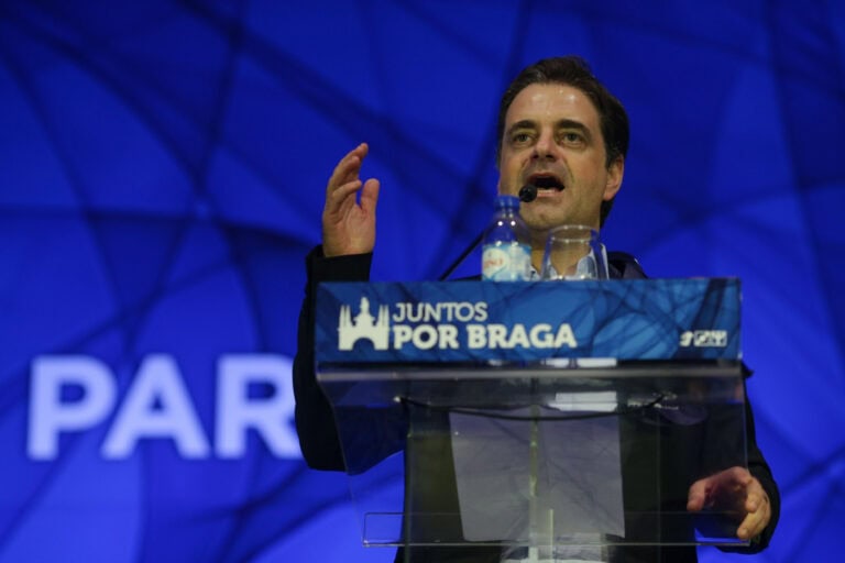 “Ainda não é o momento para pensar na equipa a apresentar em 2021”