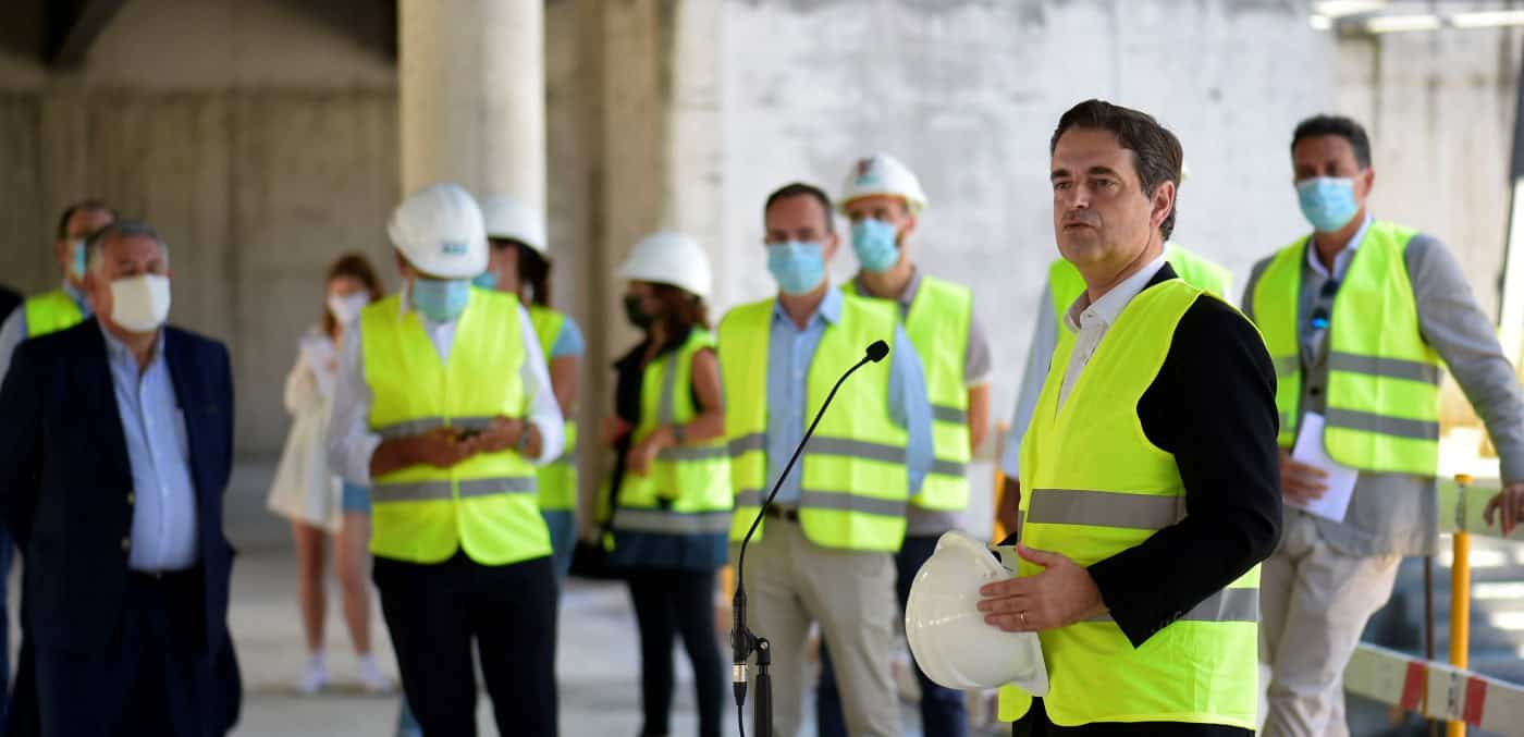 "Estádio devia ser suficiente para o PS não falar de derrapagens em obras municipais"
