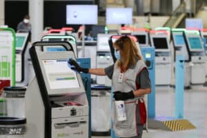 Reino Unido mantém Portugal na lista do corredor aéreo