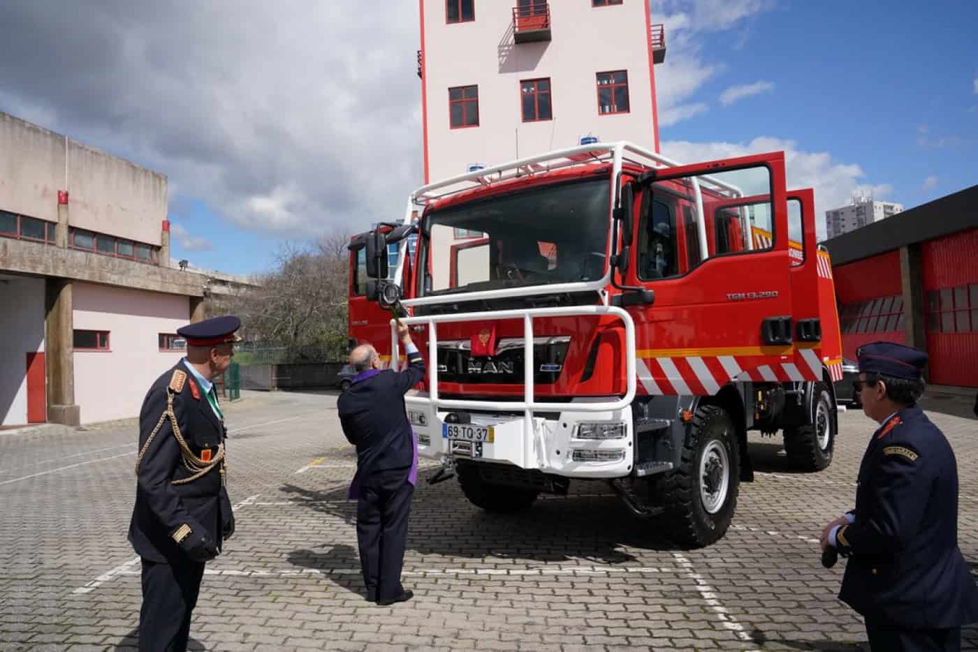 Um bombeiro infectado e 15 de quarentena nos Voluntários de Guimarães