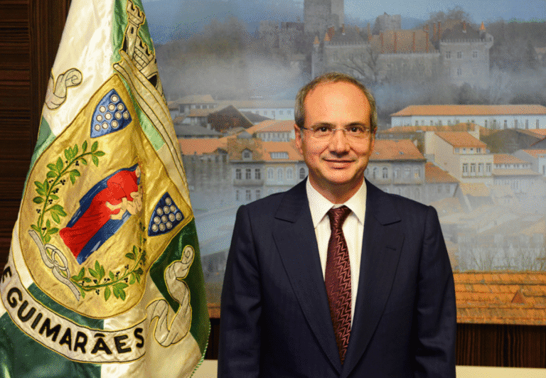 Autarca de Guimarães defende uso obrigatório da máscara em espaço público