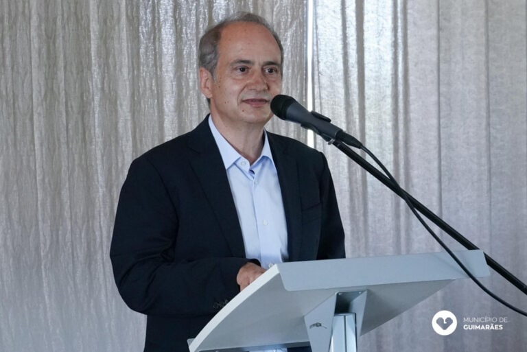 "Vai haver infecções nas escolas mas não temos que entrar em alarme"