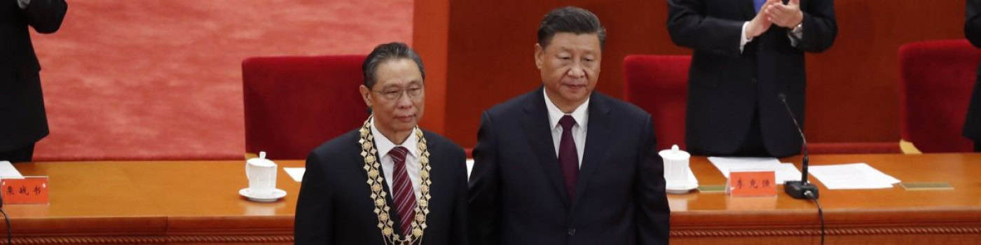 Médico chinês homenageado proclama vitória do país sobre o surto